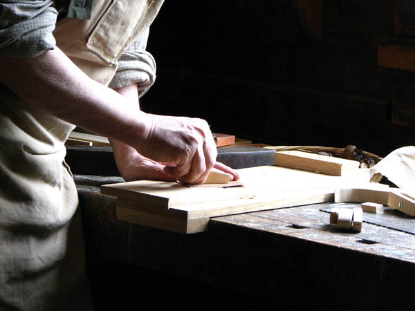 Nuestra <strong>carpinterÃ­a de madera en  Torremolinos</strong> es una empresa de <strong>herencia familiar</strong>, por lo que  contamos con gran <strong>experiencia </strong>en la profesiÃ³n.